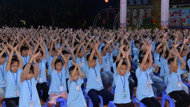 500 em thanh thiếu niên tham gia khóa tu "La Hầu La" tại chùa Liên Trì