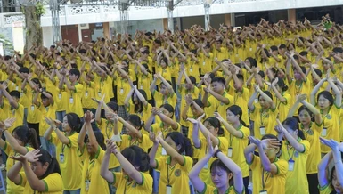 Hơn 500 thanh thiếu niên tham gia khóa tu tại chùa Pháp Hoa