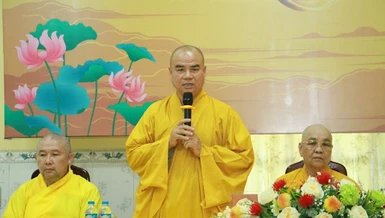 Thượng tọa Thích Tĩnh Triệt thăm hỏi, động viên hành giả an cư tại chùa Hòa Long, TP.Cao Lãnh