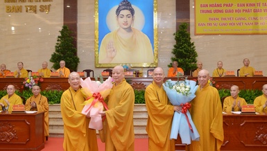 Hòa thượng Thích Lệ Trang, Hòa thượng Thích Nhựt Hỷ tặng hoa chúc mừng đến Hòa thượng Thích Bảo Nghiêm và Thượng tọa Thích Thanh Phong