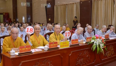 Chư tôn đức Ban Giám khảo của Hội thi diễn giảng cấp Thành phố, diễn ra vào sáng nay tại Việt Nam Quốc Tự - Ảnh: Bảo Toàn/BGN