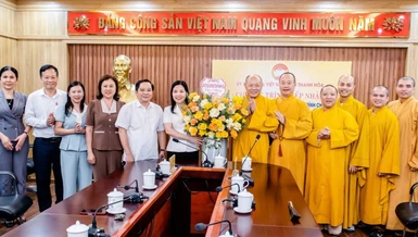 Thượng tọa Thích Tâm Định chúc mừng thành công của Đại hội đại biểu MTTQVN tỉnh Thanh Hóa