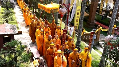 Cung nghinh chư tôn đức quang lâm lễ đường tưởng niệm Chung thất Trưởng lão Hòa thượng Thích Đức Nghi 