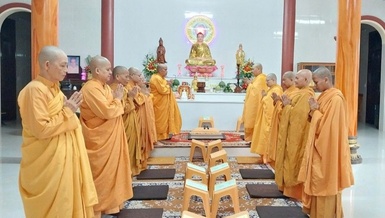 Chư Ni hệ phái Khất sĩ đã trang nghiêm tổ chức lễ tác pháp Tự tứ, tại trường hạ tịnh xá Ngọc Chiếu