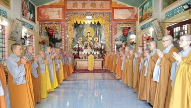 Chư Ni hệ phái Bắc tông tác pháp Tự tứ tại chùa Huyền Long