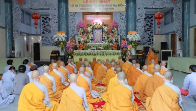 Ni chúng chùa Kim Sơn cùng ngồi lại ôn lại kỷ niệm, tưởng nhớ đến cố Ni trưởng viện chủ tổ đình