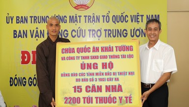 Chùa Quốc Ân Khải Tường ủng hộ xây dựng 15 căn nhà tình thương và 2.200 túi thuốc 