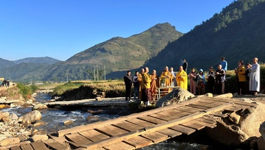 Lễ động thổ xây dựng cầu tình thương tại bản Giạng Phổng, xã Ngọc Chiến, H.Mường La, tỉnh Sơn La 