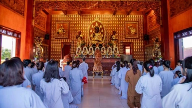 Hơn 200 Phật tử tham gia Khóa tu "Một ngày an lạc" lần thứ 125