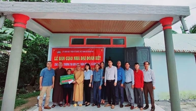 Căn nhà khang trang được bàn giao đến hộ chính sách đặc biệt khó khăn