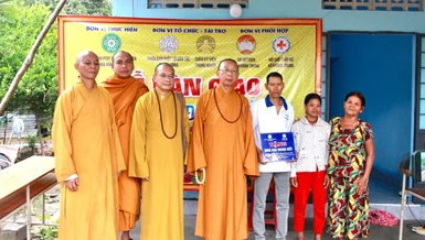 Phân ban Phật tử Dân tộc T.Ư, Ban Hướng dẫn Phật tử Phân ban Phật tử Dân tộc tỉnh Khánh Hòa bàn giao nhà Đại đoàn kết 