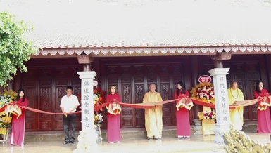 Cắt băng khánh thành ngôi Tam bảo chùa Thị Xá
