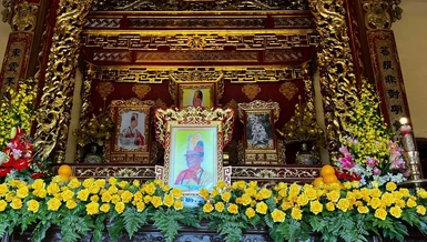 Di ảnh Hòa thượng tại Tổ đường chùa Liên Trì