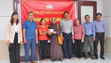 Đại đức Thích Bảo Hưng hỗ trợ chi phí xây dựng nhà mới cho hộ nghèo