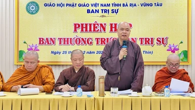 Thượng tọa Thích Thanh Phong chủ trì buổi họp của Ban Thường trực