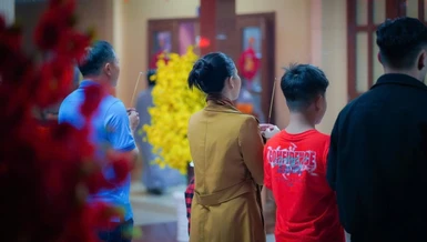 Phật tử TP.Vũng Tàu về chùa đảnh lễ Tam bảo vào đầu năm mới