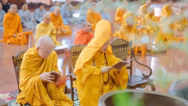 Đạo tràng Quốc Ân Khải Tường trì tụng kinh Dược Sư