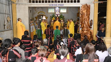 Khóa lễ nguyện cầu bình an cho đồng bào Phật tử dân tộc thiểu số H.A Lưới, tại nhà Phật tử Quảng Hải