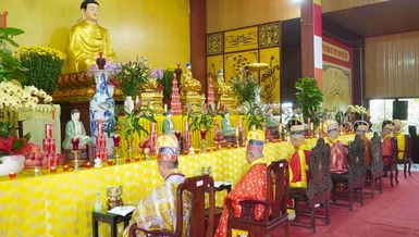 Chư vị chủ sám tại Pháp hội Dược Sư tại Trụ sở Ban Trị sự - chùa Tỉnh Hội