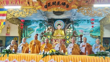 Chư Tăng Ni chứng minh và tham dự tổng khai giảng đạo tràng tu học của Phật tử