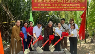 Thực hiện nghi thức khởi công xây dựng cầu nông thôn tại ấp Tân Lợi