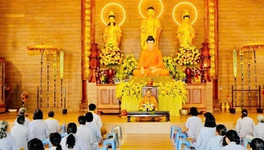 Khóa tu học của Tăng Ni, Phật tử tại chùa Quan Âm do Ban Trị sự H.Lộc Ninh tổ chức