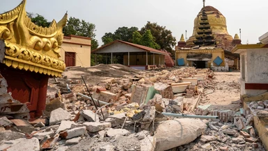 Cảnh đổ nát tại Mandalay, Myanmar - Ảnh: Reuters