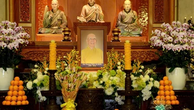 Di ảnh Trưởng lão Hòa thượng Thích Từ Nhơn tại Tổ đường Việt Nam Quốc Tự - Ảnh: Bảo Toàn/BGN