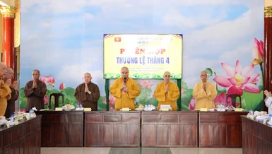 Niệm Phật cầu gia bị trước buổi họp
