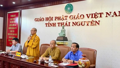 Thượng tọa Thích Nguyên Thành, chủ trì hội nghị