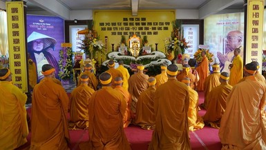 Môn đồ pháp quyến tổ chức Lễ tưởng niệm Tiểu tường Hòa thượng Thích Đức Nghi
