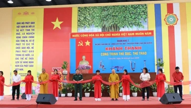 Cắt băng khánh thành, đưa vào sử dụng công trình thể dục thể thao tại chùa Linh Nguyên và Pháp Minh