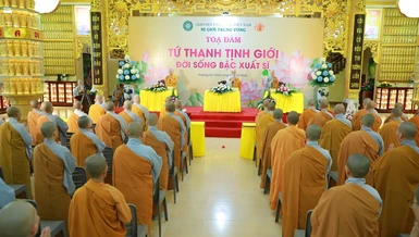  Tọa đàm với chủ đề Tứ thanh tịnh giới - đời sống bậc xuất sĩ tại trường hạ chùa Long Vân