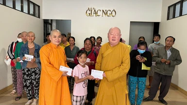 Ban Từ thiện xã hội Báo Giác Ngộ trao hơn 120 triệu đồng của bạn đọc hỗ trợ bệnh nhân nghèo