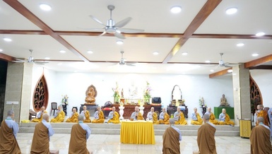 Các hành giả trong khóa tu