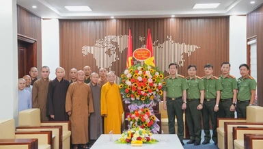 Hòa thượng Thích Bảo Nghiêm thăm, chúc mừng Kỷ niệm 80 năm ngày thành lập Lực lượng Công an Nhân dân