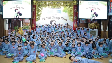 300 em tu sinh tham gia Khóa tu Gieo hạt từ tâm tại Quan Âm tu viện