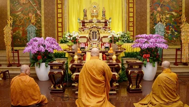 Hòa thượng Thích Lệ Trang tuyên sớ trong Pháp hội Vu lan - Báo hiếu Phật lịch 2569 tại Việt Nam Quốc Tự - Ảnh: B.Toàn/BGN