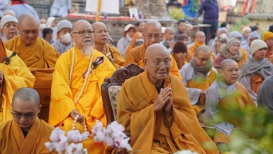 Trưởng lão Hòa thượng Thích Minh Thông tại Pháp hội niệm Phật lần thứ IV