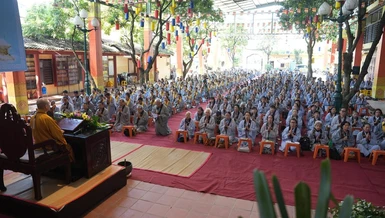 Hơn 600 Phật tử đạo tràng Pháp Hoa tham dự khóa tập huấn