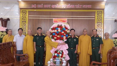 Ban Trị GHPGVN tỉnh thăm và chúc mừng Bộ Chỉ huy Quân sự tỉnh nhân ngày thành lập Quân đội Nhân dân Việt Nam