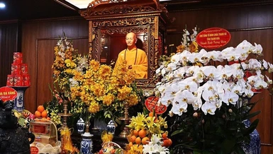 Tôn tượng cố Trưởng lão Hòa thượng Thích Thanh Tứ tại tổ đình Nho Lâm