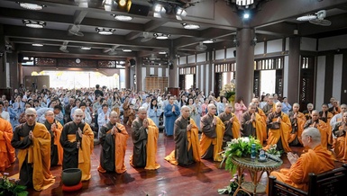 Trưởng lão Hòa thượng Viên Minh quang lâm tu viện Khánh An nhân kỷ niệm 120 năm thành lập 