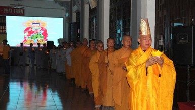 Lễ hoa đăng nhân vía Đức Phật A Di Đà tại thiền viện Quảng Đức