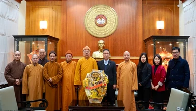 Phái đoàn chư tôn đức GHPGVN chúc Tết tại Ủy ban Trung ương MTTQVN 