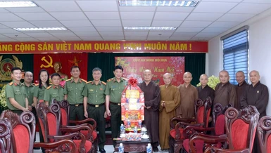 Phái đoàn Ban Trị sự Phật giáo TP.HCM chúc Tết tại Cục An ninh nội địa - Bộ Công an