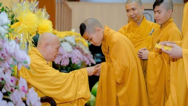 100 chú tiểu được nhận học bổng từ Trưởng lão Hòa thượng Thích Thiện Nhơn