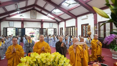 Cung thỉnh bản kinh Vạn Phật cổ an vị