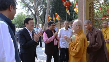 Chư tôn đức Ban Trị sự tỉnh Tây Ninh tiếp đón phái đoàn đến thăm chùa Pháp Minh