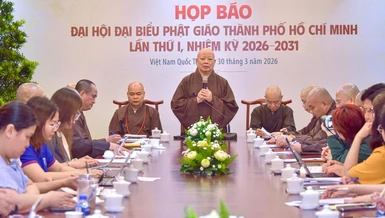 Hòa thượng Thích Lệ Trang, Trưởng ban Tổ chức Đại hội đại biểu Phật giáo TP.HCM lần thứ I chủ trì buổi họp báo thông tin về đại hội - Ảnh: Quảng Đạo/BGN